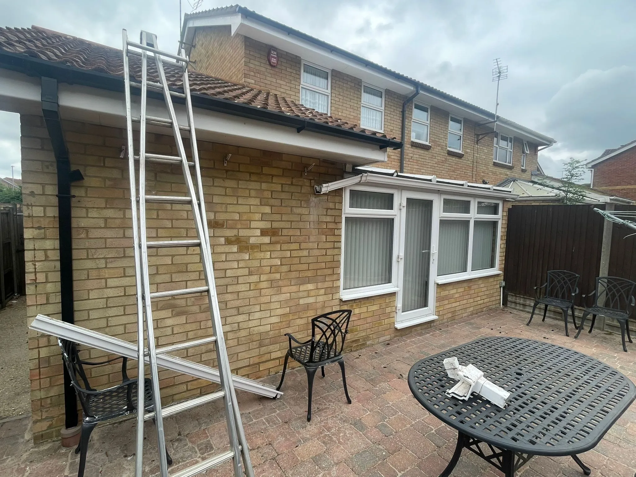 Gutter Cleaning in Luton