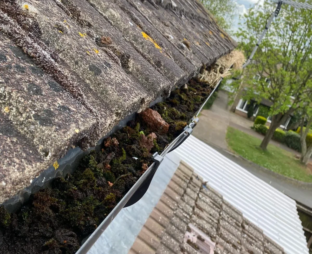 Gutter Cleaning in Luton