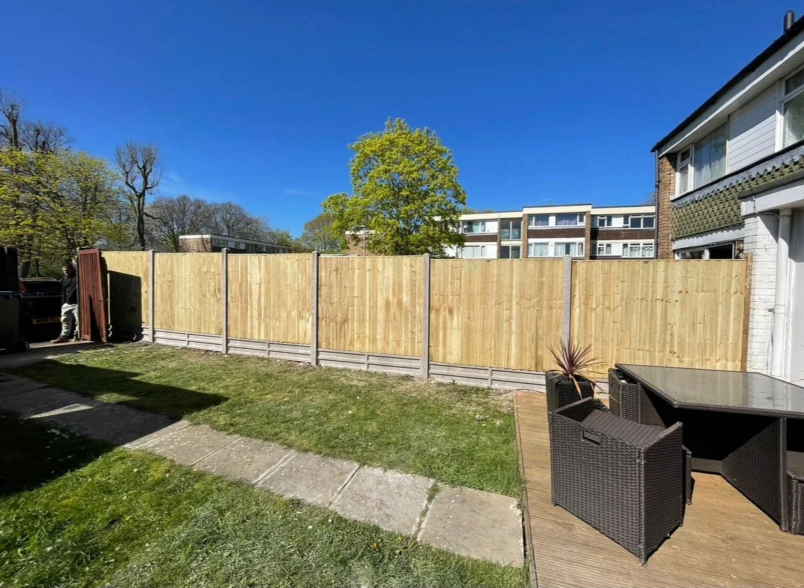 Professional fence erecting services in Luton